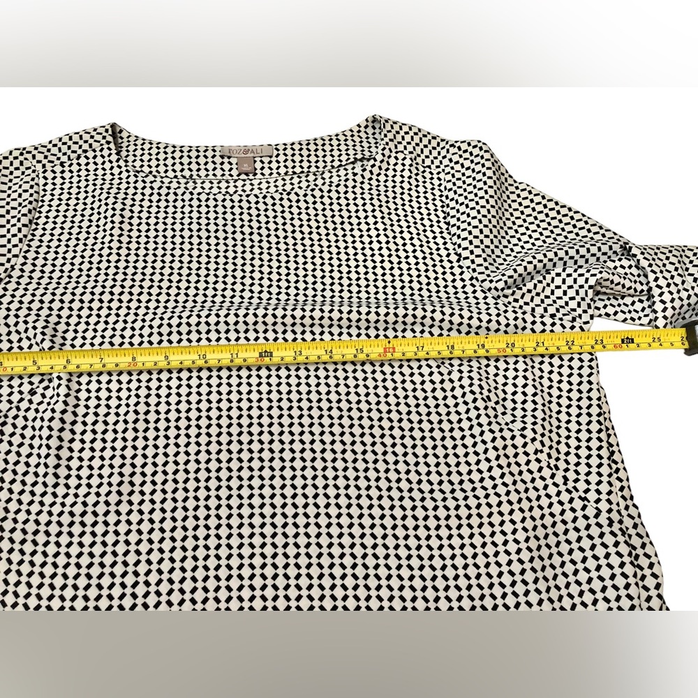 EUC-Sz XL Roz & Ali Top - Picture 3 of 5